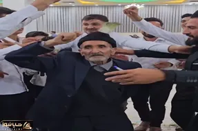 آواز شادانه؛ حاج عمو حریف رقصی میطلبه جوونا دورش حلقه زدن از پسش برنمیان