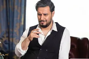 سقوط وحشتناک جواد عزتی از ارتفاع 20 متری + ویدیو