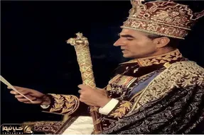 سفر به ایام قدیم؛ محمدرضا پهلوی دلش خوش بود به این تاج گذاری پوشالی