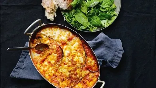 طرز تهیه موساکای یونانی با گوشت و بادمجان