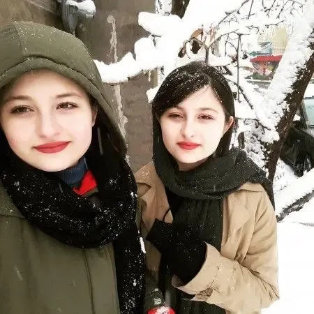(ویدیو) تصاویر جنجالی سارا و نیکا فرقانی اصل در پارتی صحت دارد؟