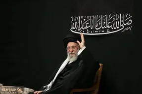 (ویدئو) لحظه ورود رهبر انقلاب به حسینیه امام خمینی دقایقی پیش