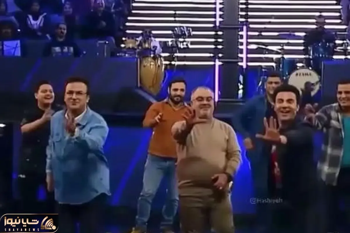 آواز شادیسم؛ رقص کردی بازیگرا تو برنامه زنده که حامد آهنگی آوردشون وسط دیگه برو نیستن