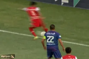 دو اشتباه عجیب داور در بازی پرسپولیس هوادار
