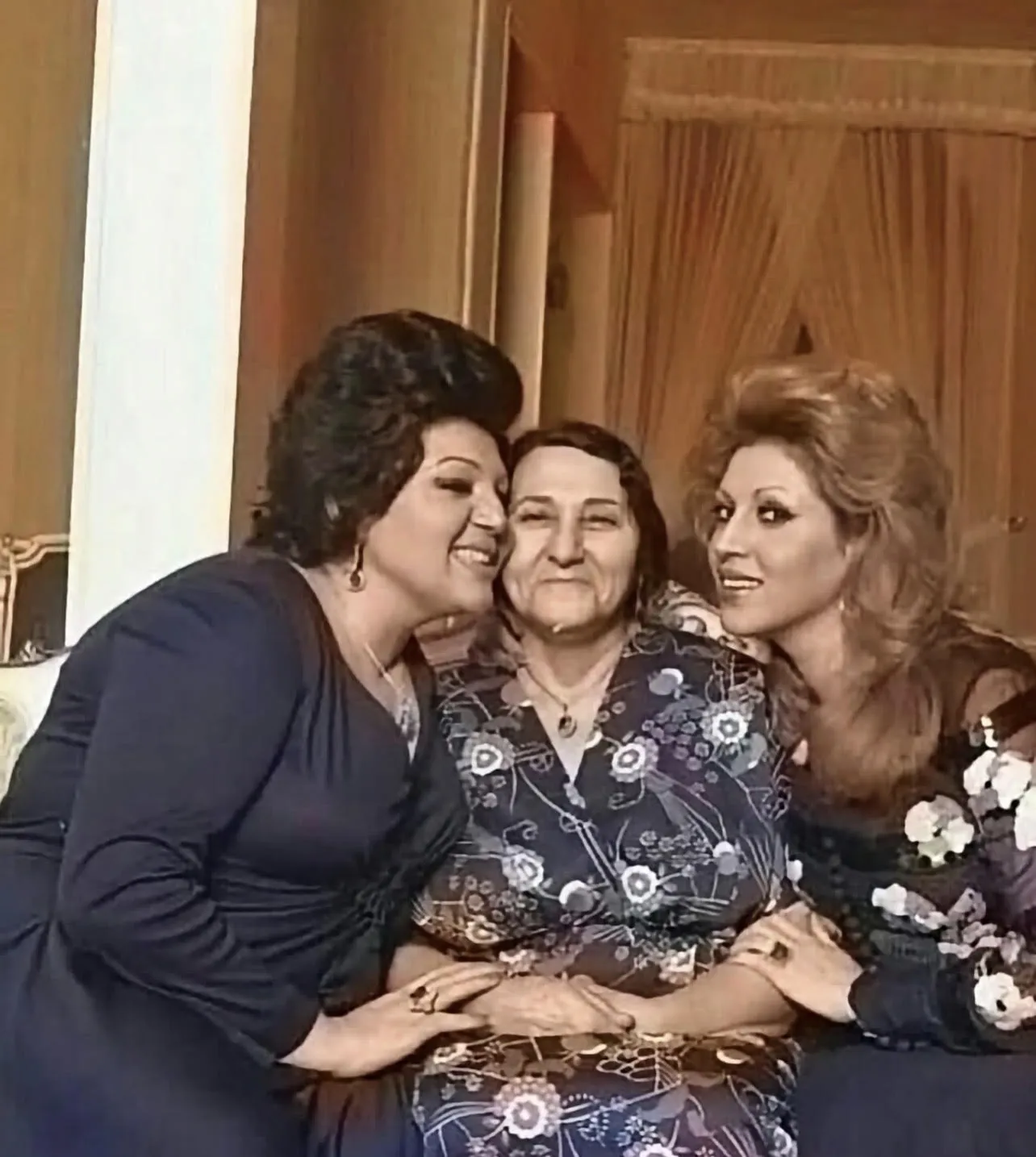 مهستی و هایده