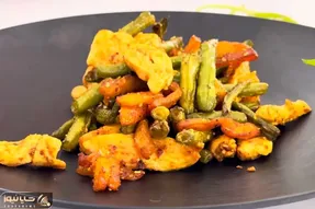 آموزش آشپزی؛ یه ترکیب ترد و کره‌ای با سیب‌زمینی، مرغ و لوبیا سبز