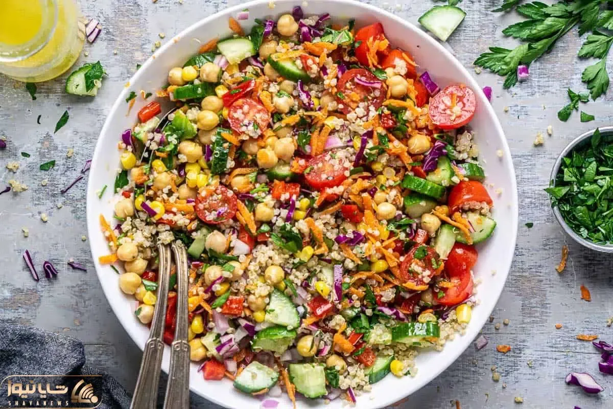 طرز تهیه سالاد کینوا با سیب زمینی تنوری؛ خوشمزگیش عجیب روح و روانتُ به هم میریزه!