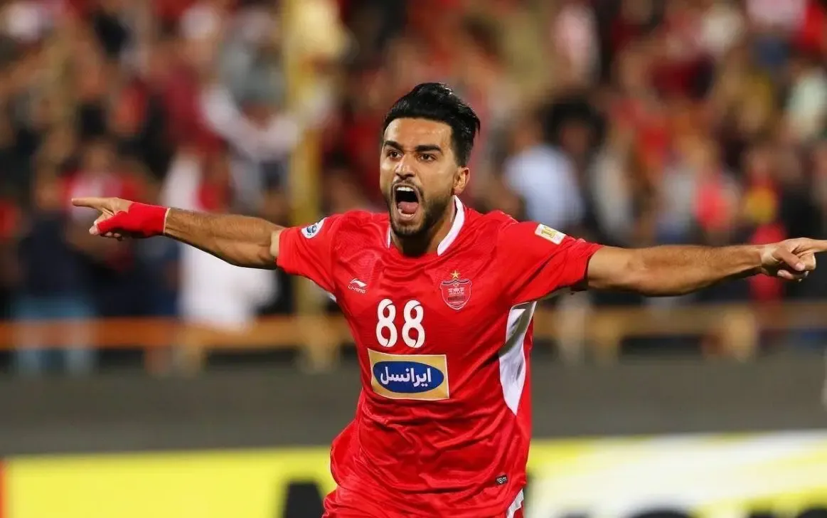 تصمیم جدید یحیی گل محمدی، ستاره پرسپولیس تغییر پست می دهد!
