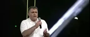 آواز احساسی؛ این آقا با صدای پرقدرتش آهنگ کویر رو بهتر از خواننده اصلی خوند