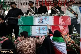 بدرقه باشکوه سرداران و دانشمندان شهید توسط مردم