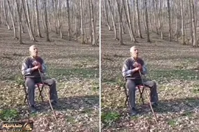 آواز طوری؛ پیرمرد یکه و تنها وسط جنگل نشسته چه آواز سوزداری میخونه!