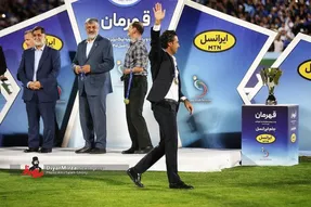 شاه، پشت به میهن؛ فرهاد باز هم سر بزنگاه پیچید