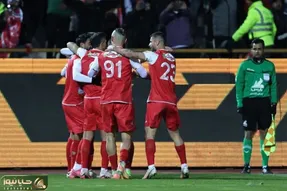 (عکس) کری سنگین صفحه پرسپولیسی برای استقلالی‌ها