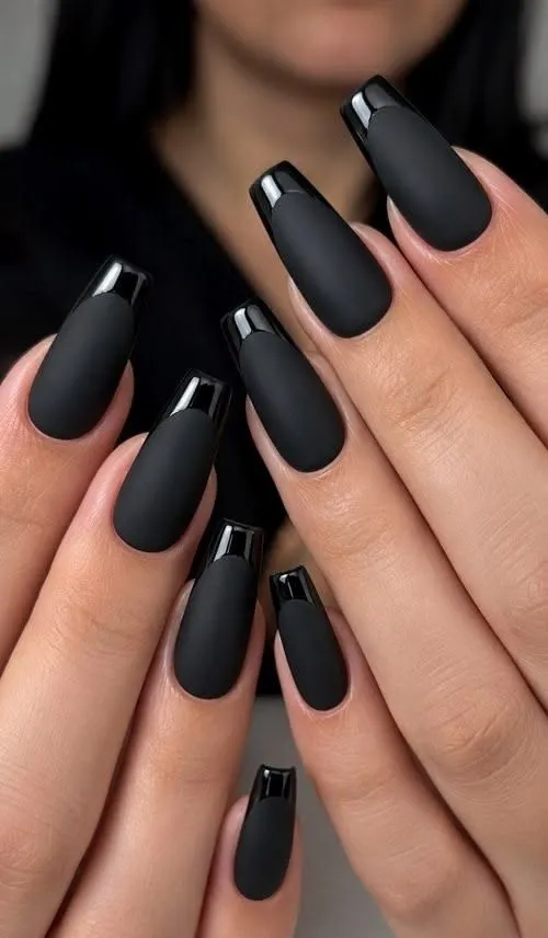 طراحی لاک ناخن مشکی طراحی لاک ناخن مشکی