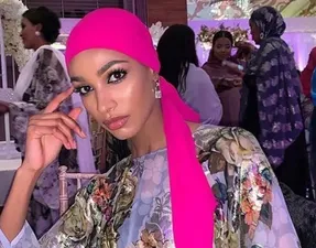 اکرم عبدی عمر؛ اولین مدل محجبه در بریتانیا