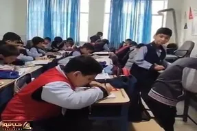 آواز اصیل؛ معلم برای اینکه بچه ها با استرس مشق ننویسن واسشون استاد شجریان پلی کرد