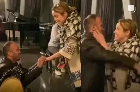 ویدیوی پربازدید از خواستگاری مرد جوان از عشقش در برج میلاد
