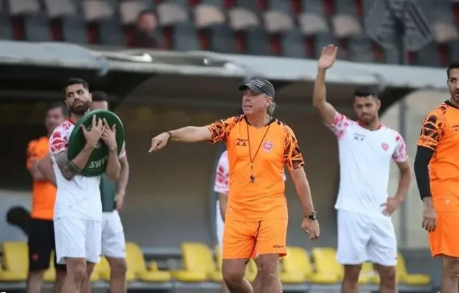 پورعلی گنجی مترجم پرسپولیس شد!