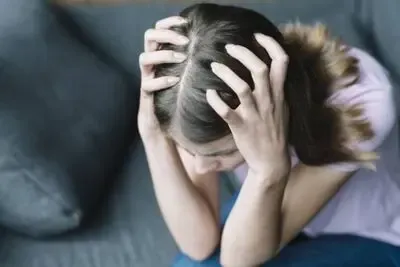 علت نازک شدن و ریزش مو چیست؟