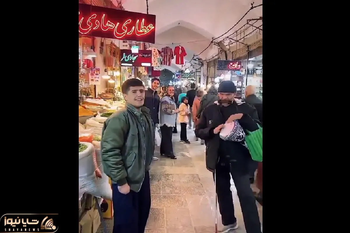 آواز خیابانی؛ این دو آقارو نگاه چه خوشگل کف بازار آهنگ کوردی میخونن ملت حظ کردن