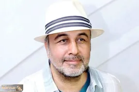 آواز شاد؛ رضا عطاران با اصرار مادربزرگش با آهنگ ای شاخ تر برقصا چه رقصی کرد