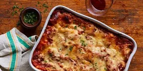 طرز تهیه لازانیا قارچ و گوشت خوشمزه با سس مخصوص