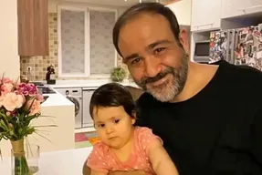 عکس  جدید مهران غفوریان بعد از عمل در کنار دختر و همسرش