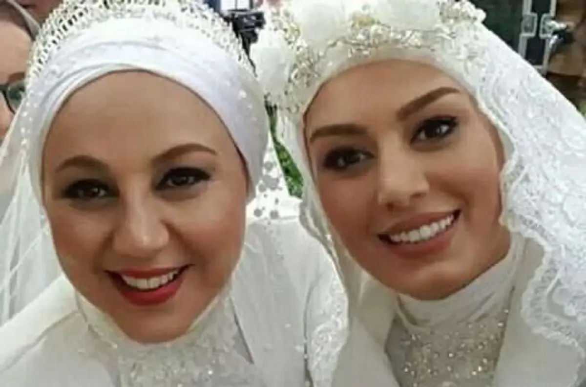 سلفی ‌بهنوش‌ بختیاری و سحر قریشی در ماشینی لاکچری!