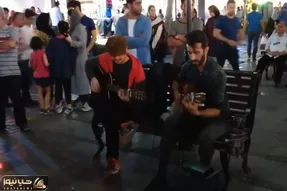 آواز خیابانی؛ جوونا با اجرای دلنشین آهنگ اگه یه روزی بری سفر ملت رو به وجد آوردن