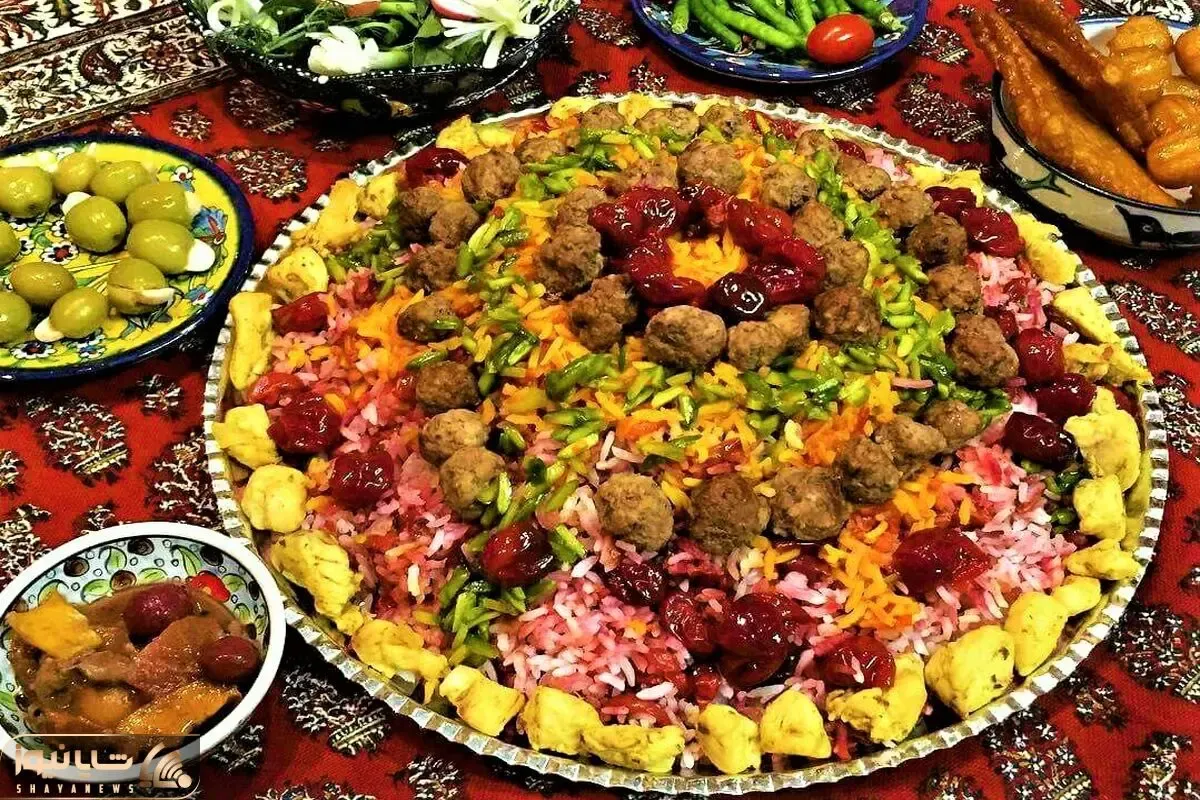آشپزی حرفه ای؛ ترفند های خوشمزه تر شدن آلبالو پلو میگم چه کار کنی تهش سیاه سوخته نشه