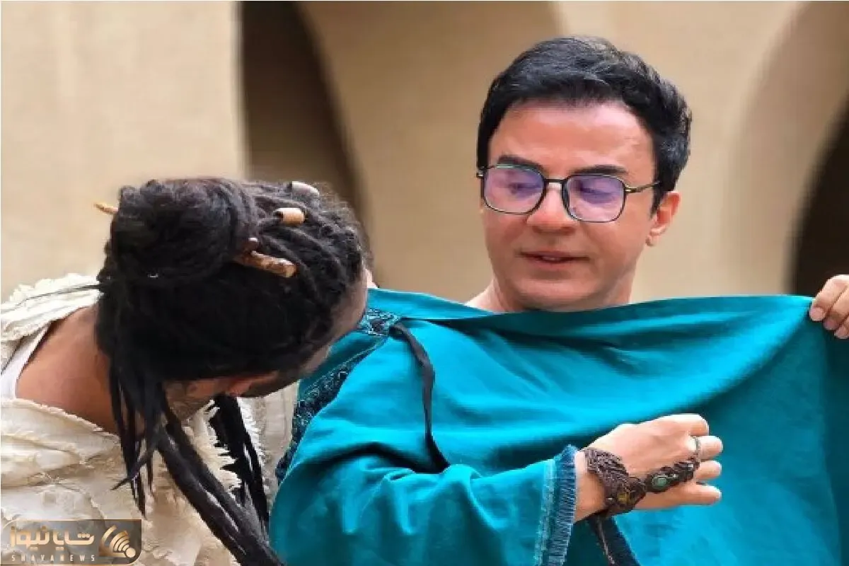 آواز شاد؛ عمو پورنگ با لباس عجیبش فاز هندی گرفت یجور میرقصه شاهرخ خان دهنش وا موند