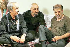 سکانس خندان؛ تو بزنگاه علی صادقی چای عطاران رو می خوره و بهش میگه بو پا میده
