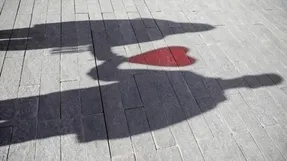 خواستگار شیطانی ام هم من و هم دخترم را می خواهد !