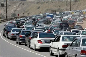 ترافیک سنگین در جاده چالوس و آزادراه تهران-کرج؛ بارش باران در محور‌های شمالی