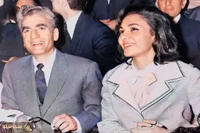 سفر به ایام قدیم ندیم؛ دست به سینه شدن شاه خودبرتربین از سخنرانی فرح پهلوی
