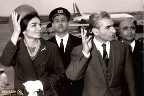 سفر به ایام قدیم سال 1328؛ شاه مخلوع و همسرش با کفش گلی در خانه مرد همدانی
