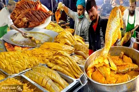 غذای خیابانی؛ ماهی کبابی کنار جاده این آشپز به سبک خودش و خیلی خارق العاده طبخ میکنه