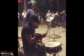 آواز خیابانی؛  آقاهه و بندش چه سور و ساتی با آهنگ زمستون خدا سرده دمش گرم راه انداختن