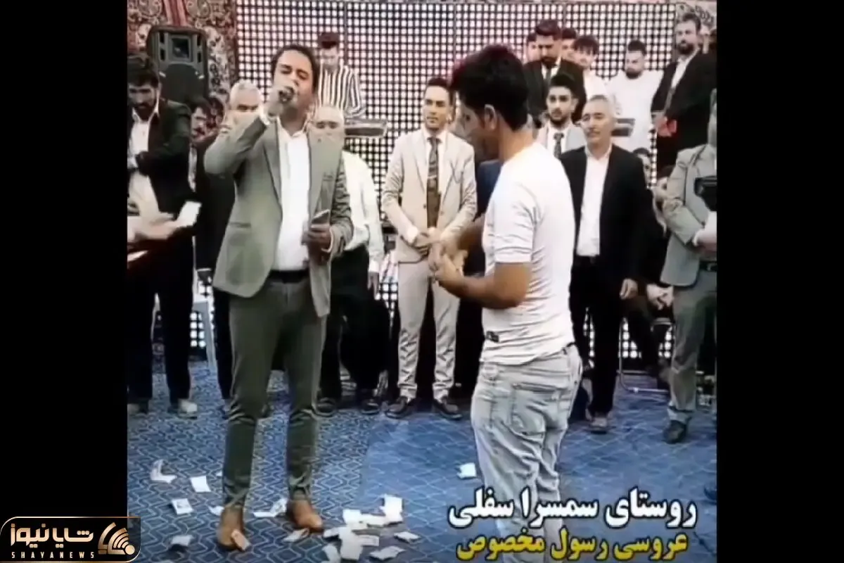 آواز محلی؛ آقاهه تو عروسی چه آواز سوزناک اشک دراری میخونه و چقدر شاباش بارونش می کنن