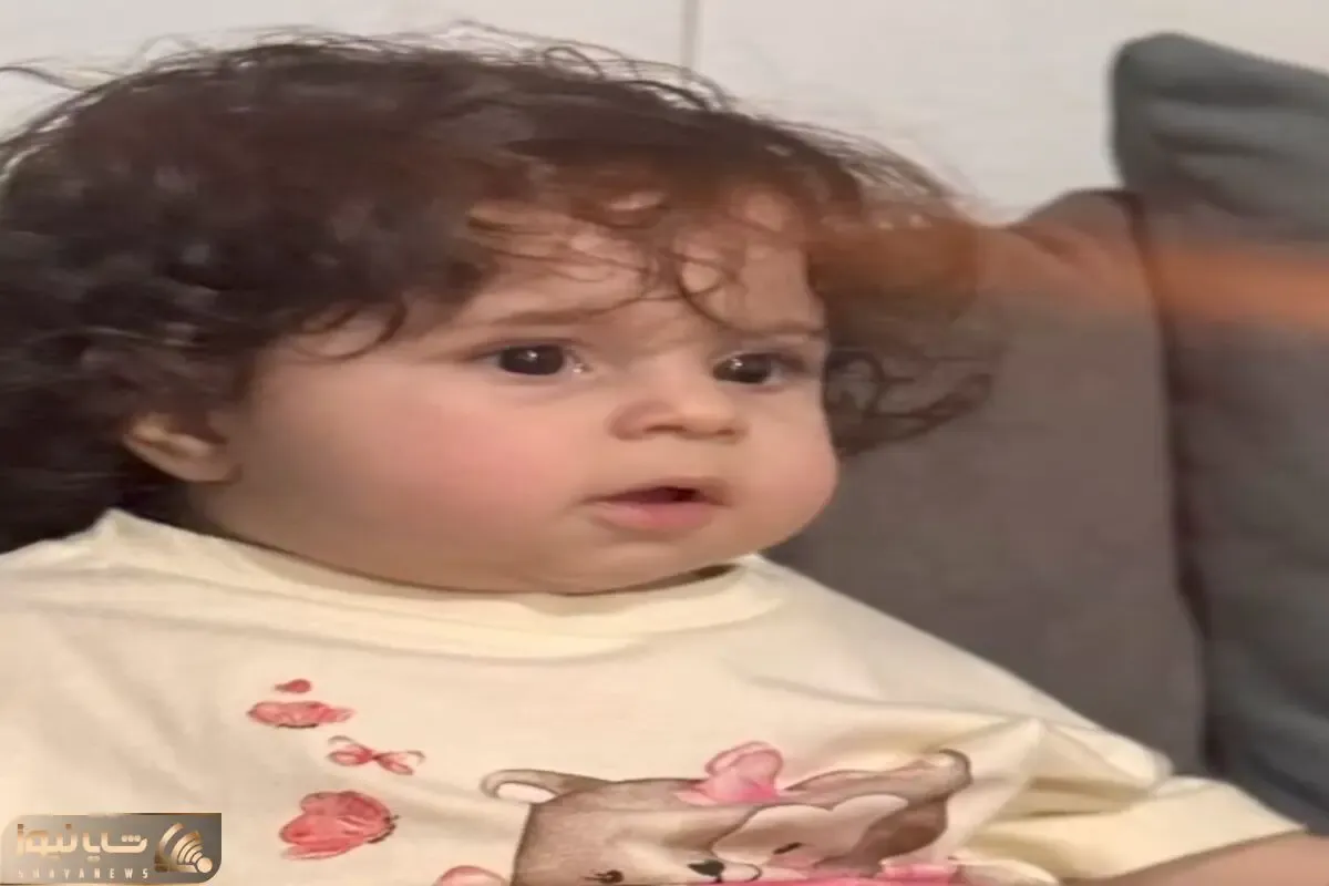 آواز شاد؛ دختربچه ملوس نصفه شبی کنسرت گذاشته میخونه بشکنه میزنه خواب خونواده رو گرفته