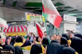 نوای محلی؛ زنان بختیاری با صداشون عرش به لرزه درآوردن برای رهبر امت شیرومه خوندن