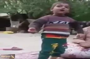 آواز محلی؛ بچه مجلس گرم کن آدم بزرگا رو نشوند دورش براشون بامزه لری خوند دلت ضعف میره