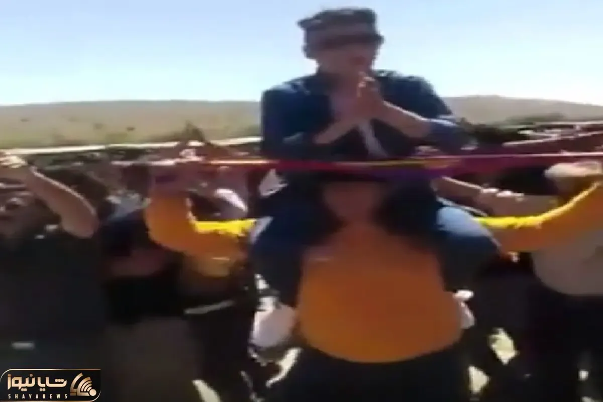 آواز شاد؛ پسر چوپان تو تلویزیون خوند معروف شد برگشت روستا گذاشتنش کولشون رقص پا میرن!