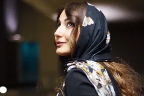 (عکس) گریمی که کلی چهره خانم بازیگر را تغییر داد!