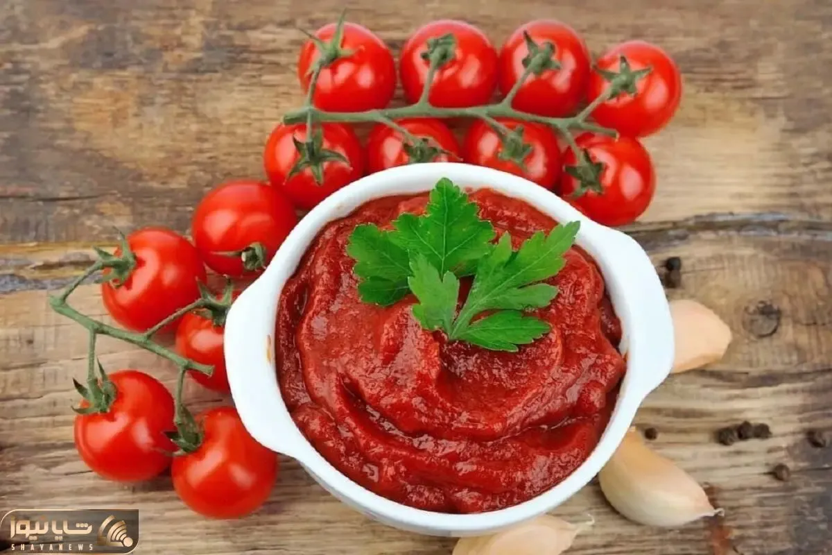 ترفندای خونگی پختن رب گوجه فرنگی غلیظ و سنتی؛ با این رب رنگ و لعاب تازه به خورشتت بده