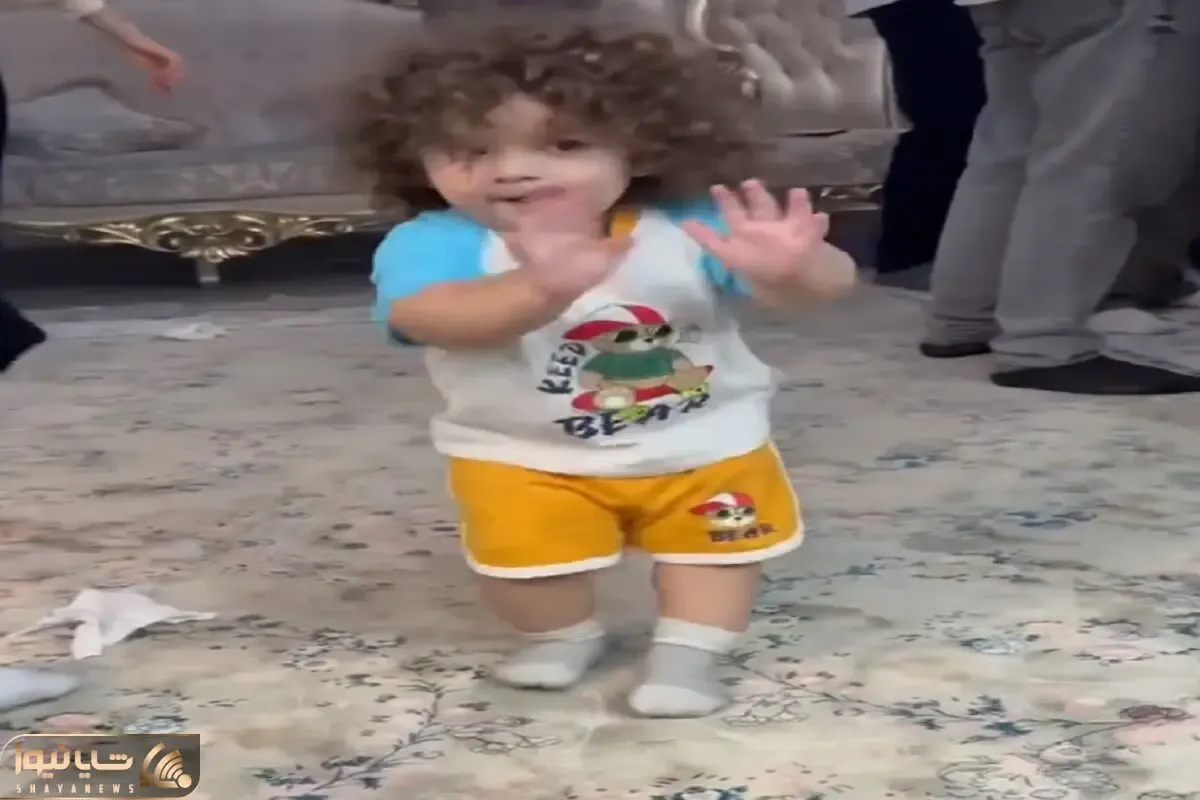 آواز شاد؛ بعد از دیدن حرکات این بچه آمار فرزندآوری تو ایران بالا رفت