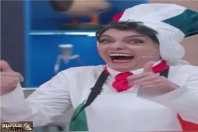 سکانس خندان؛ عباس محبوب نیما و الیکا و جواد خواجوی تشبیه میکنه؛ به الیکا میگه گلابی