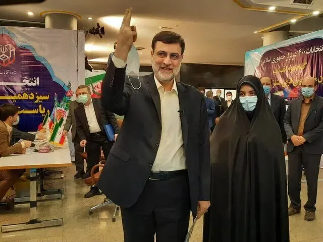 (ویدیو) سفره تکانی قاضی زاده هاشمی سوژه شد!