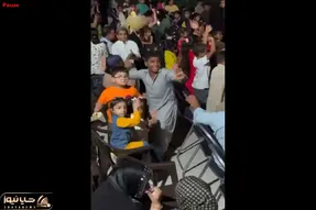 ویدیو شاد /رقص جنوبی پسر بچه بلوچی همه رو شگفت زده کرده/ لرزوندن شونه هاشو