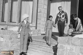 سفر به ایام قدیم سال 1349؛ فرح پهلوی مهمان سرزده خانه زن و مرد همدانی